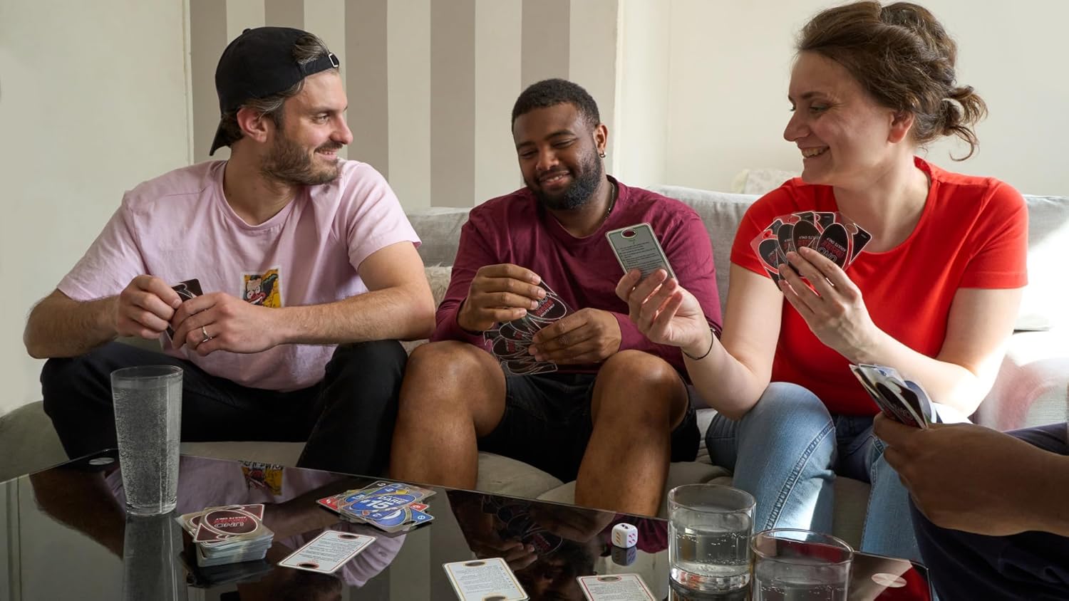 Mattel Games - UNO Challenge Adults Only - Kartenspiel für Erwachsene, +18 Spiel für Spieleabende, Reisen, und für Partys, UNO DARE Deutsche Version